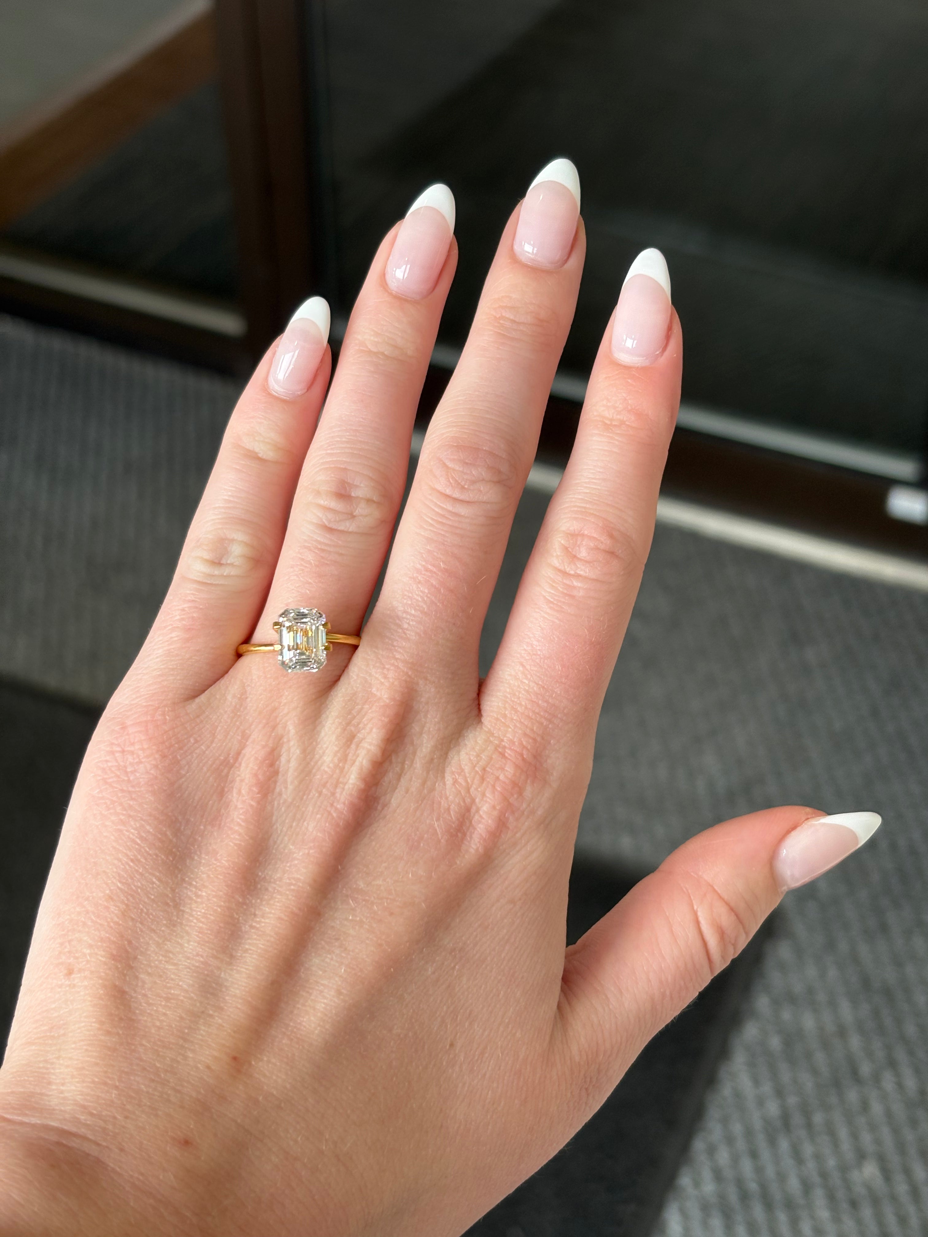 Vlora Petite Diamond Band Engagement Ring Mounting Builder