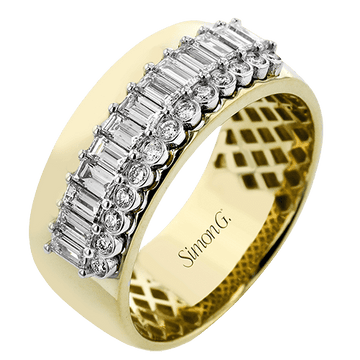 Fashion Ring In 18k Gold With Diamonds - Simon G. Jewelry