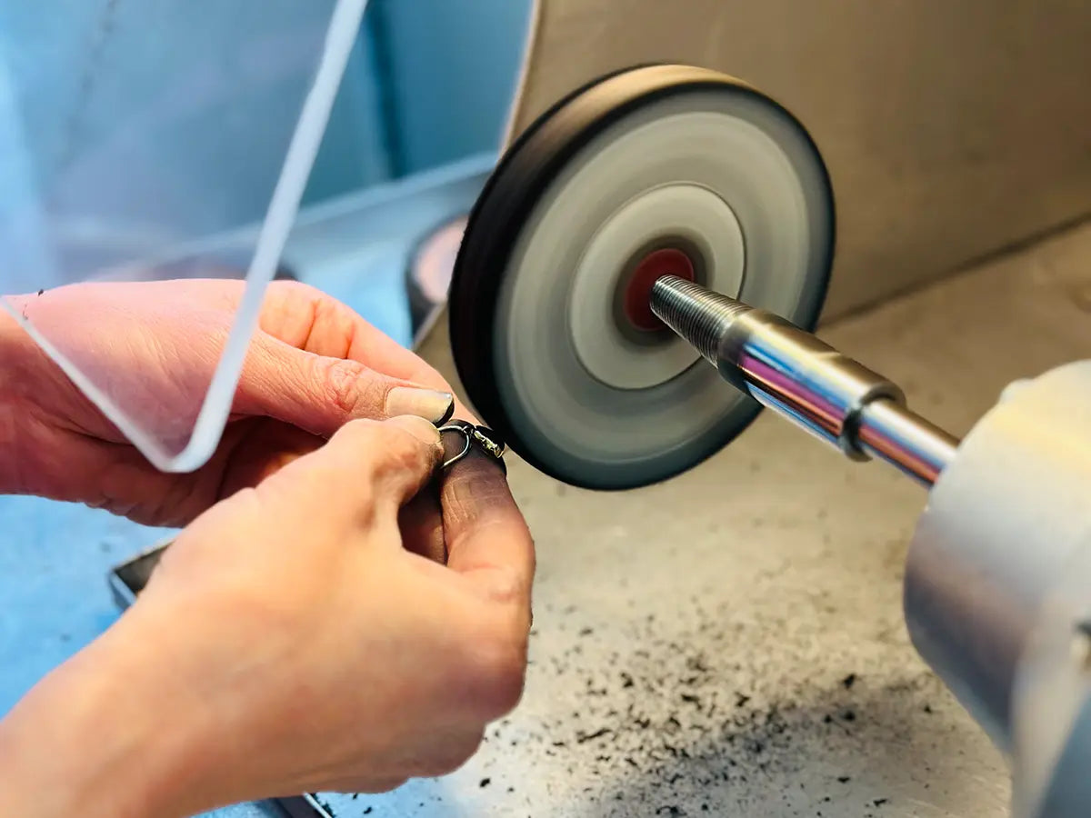 Custom jewelry design finishing