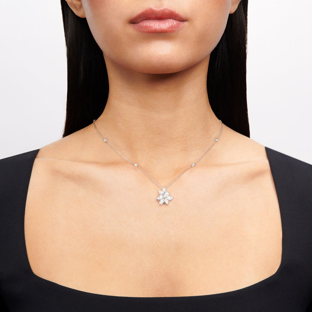 Fiore Pendant Necklace in 18k Gold with Diamonds - Simon G. Jewelry