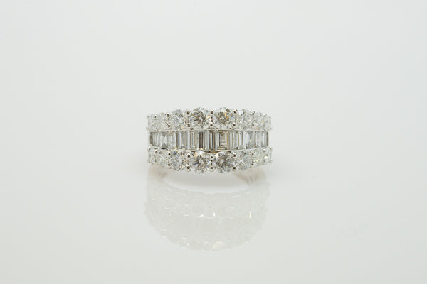 14K White Gold Prong Set Wedding Ring with Baguette and Round Diamonds