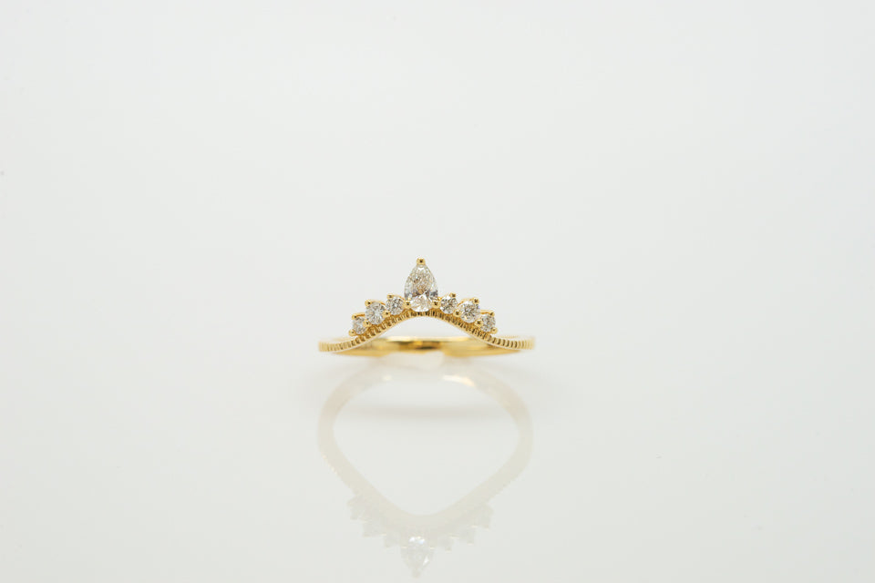 18K Yellow Gold Contemporary Diamond Ring